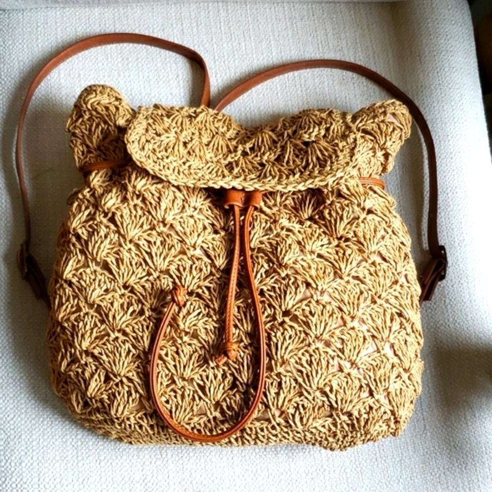 Backpack 100% paper and leather